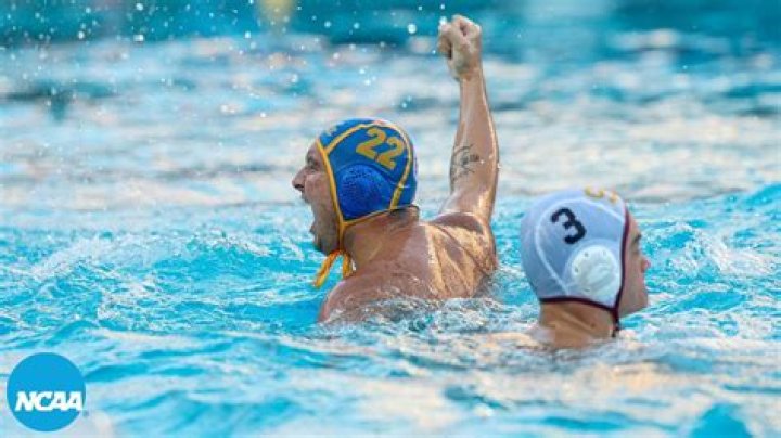 How long is a period in water polo?