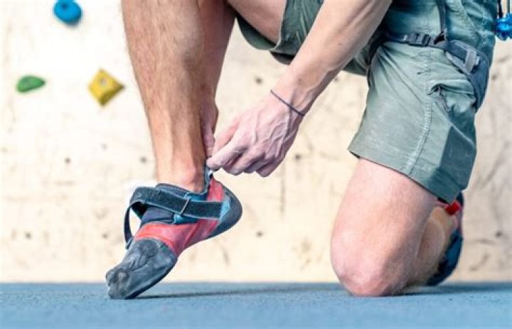 How tight should pedals be?