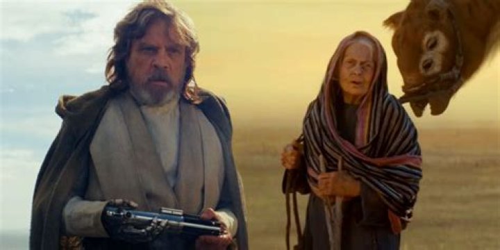 Who is the old woman at the end of rise of Skywalker?